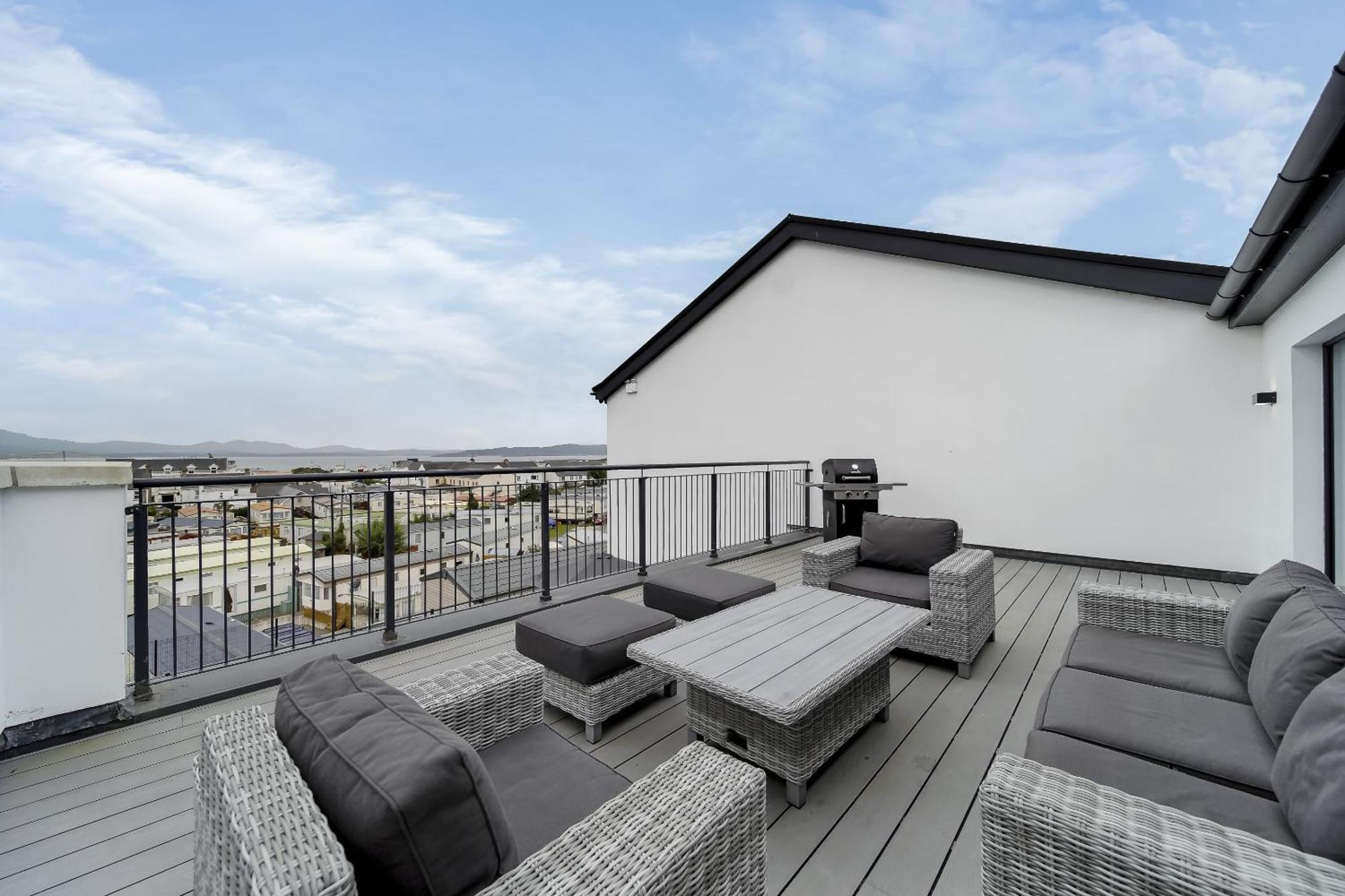 Bayview Luxury 3 Bedroom Apartment First Floor داونيغس المظهر الخارجي الصورة