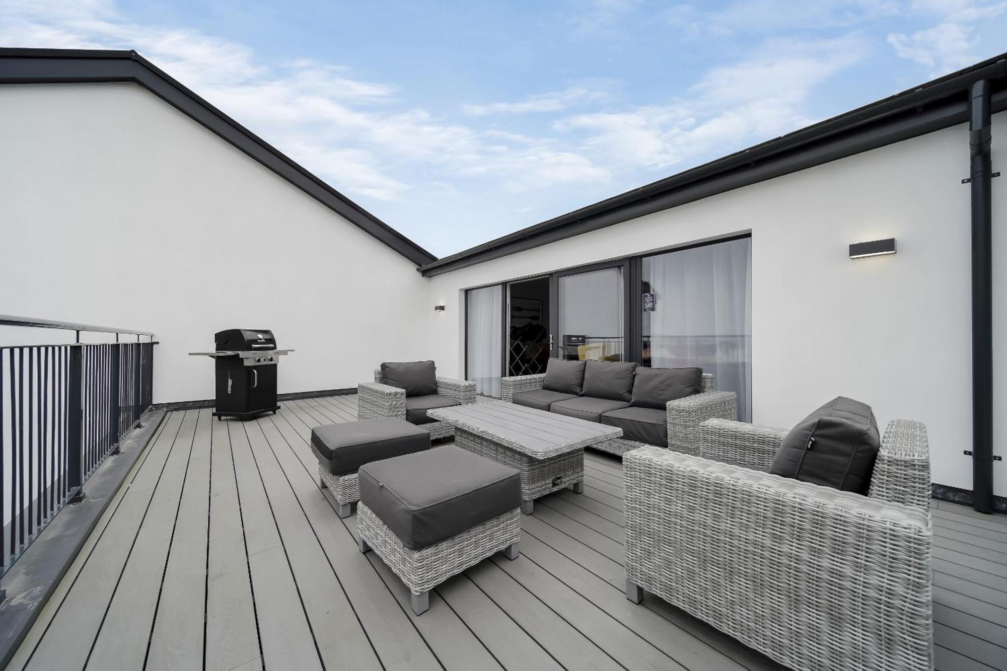 Bayview Luxury 3 Bedroom Apartment First Floor داونيغس المظهر الخارجي الصورة